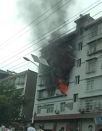 重庆八楼爆料事件真相视频,真相视频揭露惊人内幕 第3张 重庆八楼爆料事件真相视频,真相视频揭露惊人内幕 第3张